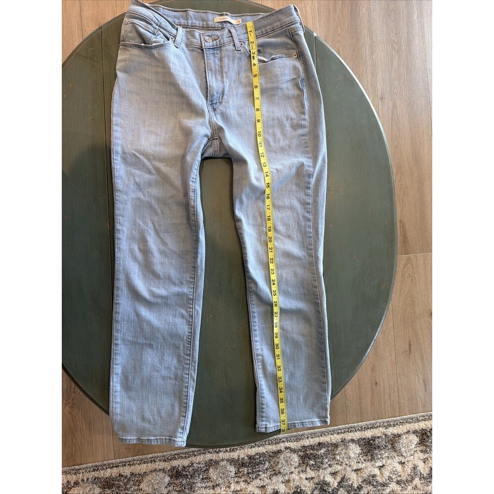 Levi’s Women’s Size 10 Classic Straight Light Wash Jeans W30 L30 - Picture 6 of 11